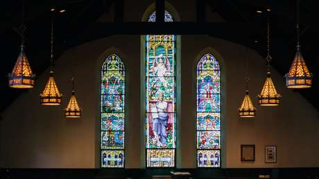 VIDEO: Un pastor cristiano somete en EE.UU. a un alborotador que agitaba un arma en pleno servicio religioso