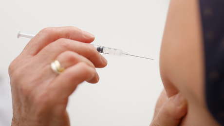 Estudio compara la evolución de la eficacia de las vacunas de Moderna, Pfizer y Janssen en los veteranos de EE.UU. a lo largo de un año