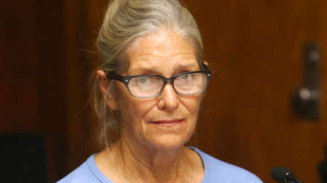 Recomiendan libertad condicional para Leslie Van Houten, la integrante más joven del culto asesino 'La familia Manson'