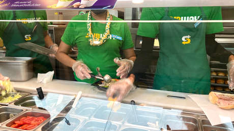 Presentan una nueva demanda contra Subway por hallar ADN de pollo, cerdo y vaca en sus productos "100 % de atún"