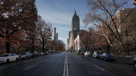 VIDEO: Un policía de Nueva York golpea a un sintecho hasta dejarlo inconsciente