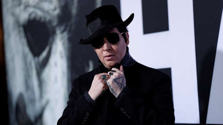 Marilyn Manson habría encerrado a mujeres en una pequeña celda de vidrio para maltratarlas psicológicamente, según una investigación