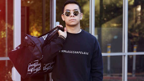 VIDEO: Un luchador de MMA defiende al dueño de un local asiático de los comentarios racistas de un cliente molesto