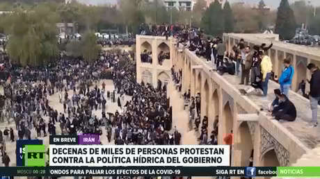 Miles de personas protestan en Irán contra la política hídrica del gobierno
