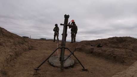 VIDEO: Equipos de combate de morteros destruyen un enemigo simulado durante unos ejercicios en Rusia