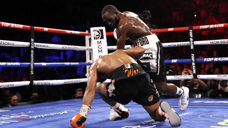VIDEO: El huracán de golpes sin piedad con el que Crawford hizo historia al 'ultimar' a Porter para retener su campeonato mundial WBO del peso wélter