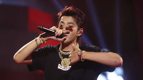 China restringe la información en línea de varias celebridades nacionales para frenar al 'fenómeno fan'