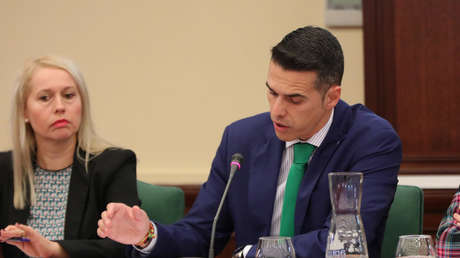 Así se defiende un portavoz de Vox de las acusaciones de machismo en España: "Hay mujeres de gran valía, casi tanto como la de los hombres" (VIDEO)