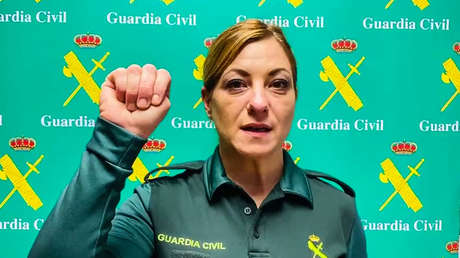 Una mujer hace el gesto de socorro con la mano en un control de carretera y arrestan a su marido por presunta violencia de género