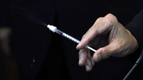 "Primera línea de defensa": ¿qué se sabe hasta ahora de la vacuna nasal rusa contra el coronavirus?