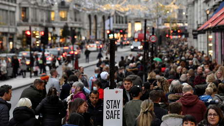 Primer ministro británico reconoce que la variante Ómicron es capaz de infectar a los vacunados con la pauta completa