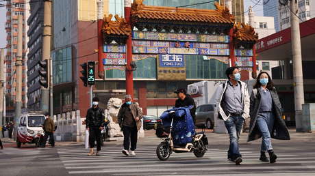 Un informe revela cuántos casos de covid-19 podría enfrentar China si lidiaría con la pandemia como EE.UU.