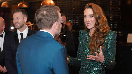 FOTO: Usan una imagen manipulada de Kate Middleton con moretones para una campaña contra el maltrato