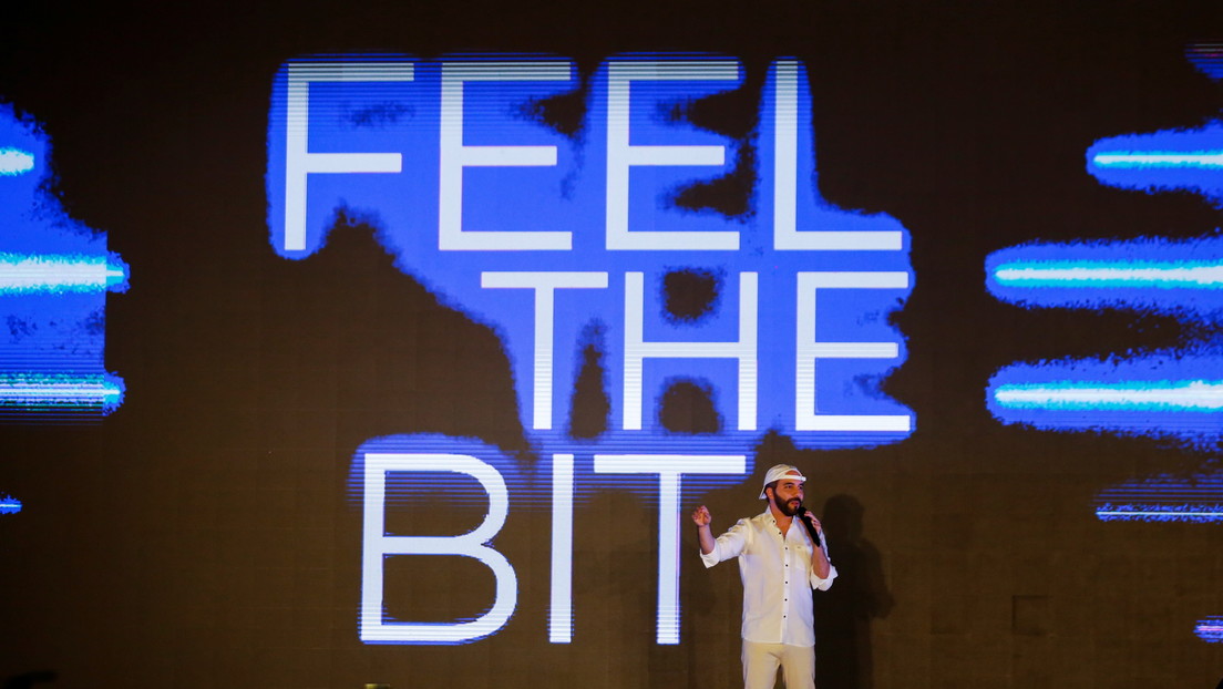 Peter Schiff acusa a Bukele de "despilfarrar" el dinero de los salvadoreños al apostar por el bitcóin y el presidente responde