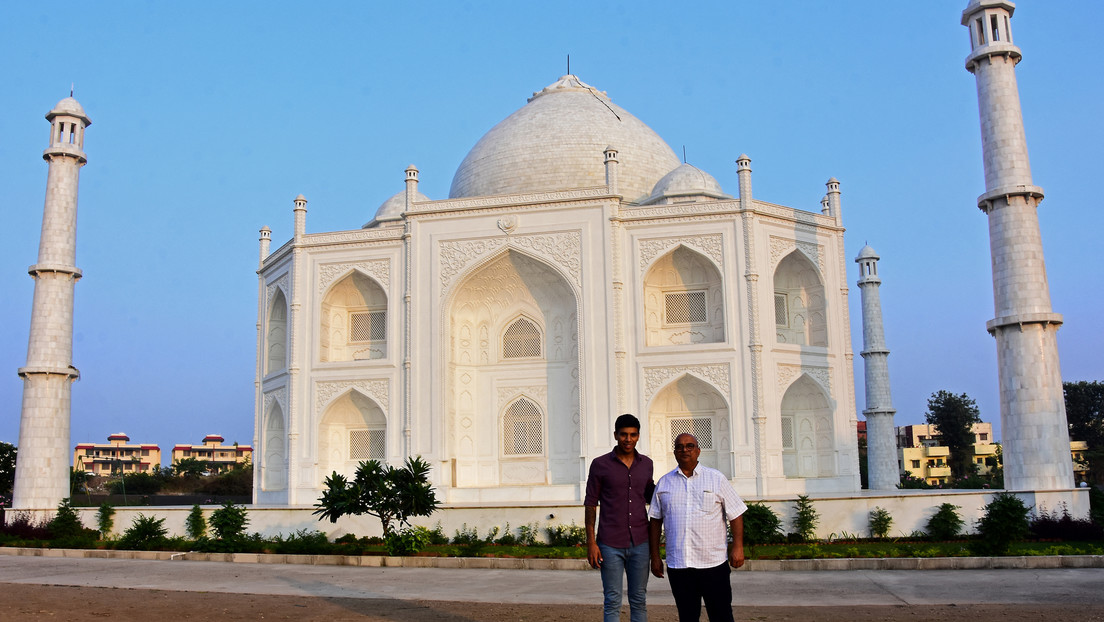 Un indio construye una réplica del Taj Mahal para su esposa