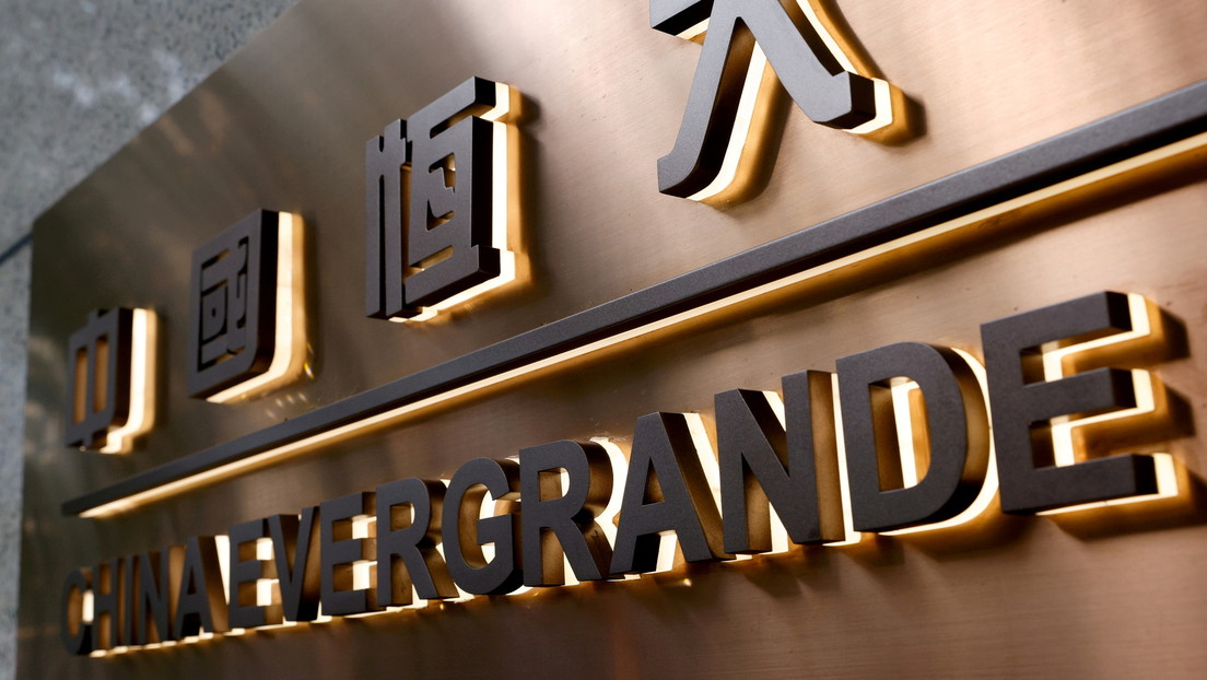 Las acciones de Evergrande se desploman un 15 % tras los fuertes indicios de que la empresa está al borde del 'default'