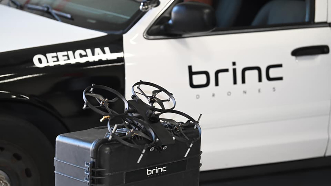 Una compañía de EE.UU. habría creado un dron para interrogar y atacar migrantes en la frontera con México