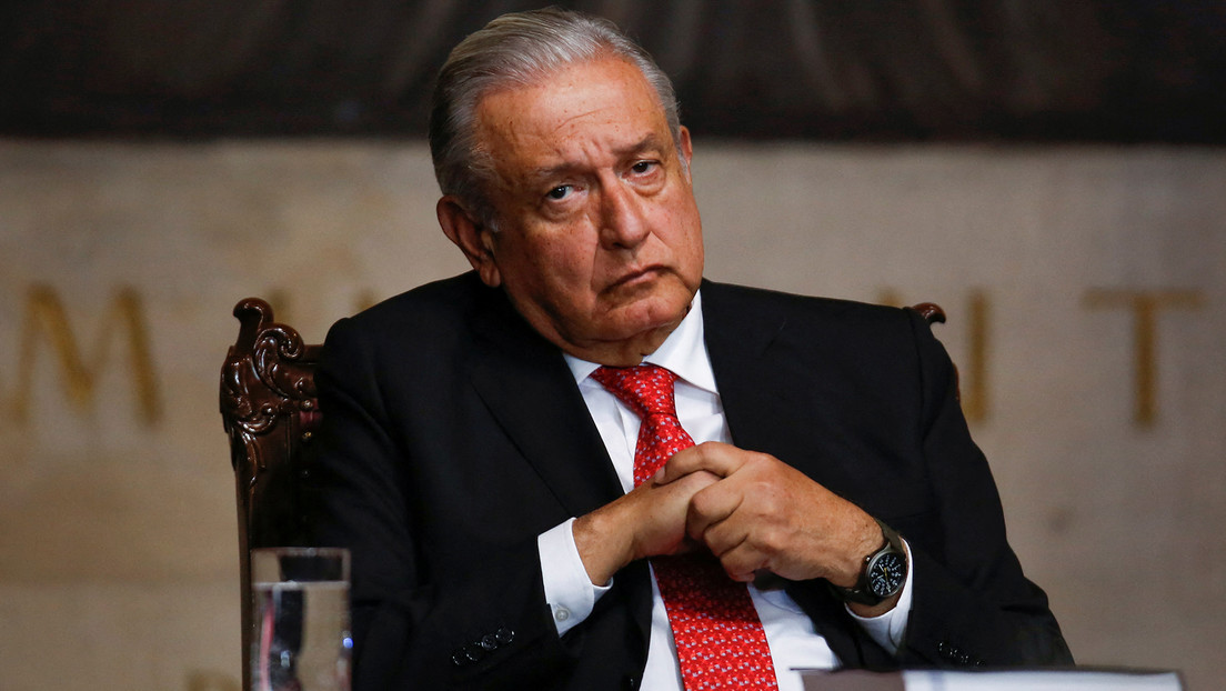 López Obrador celebra la decisión de la Suprema Corte que conmina a las autoridades electorales a realizar la consulta de revocación de mandato