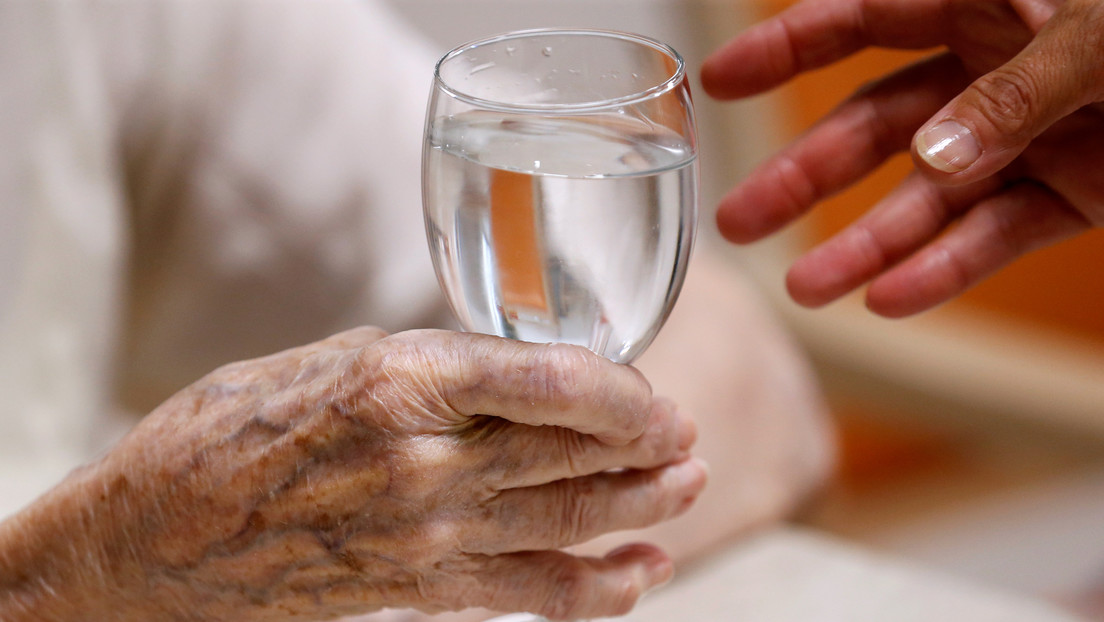 "No es tecnología de ciencia ficción": crean un revolucionario dispositivo que convierte el aire en agua potable