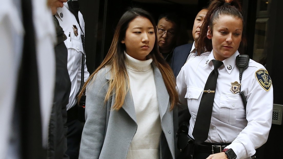 Una joven se declara culpable de alentar al suicidio a su novio tras enviarle 47.000 mensajes