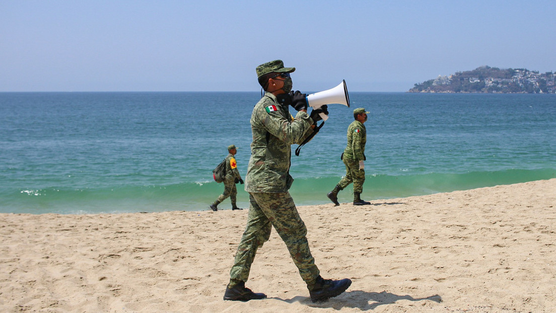La discusión sobre una cuenta termina en una masiva trifulca entre meseros y turistas en el balneario de Acapulco