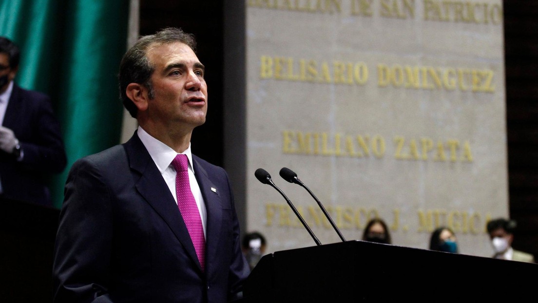 Una denuncia penal contra los consejeros del INE mexicano reaviva la polémica por la consulta de revocación de mandato