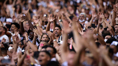 Violencia, machismo y un negocio multimillonario: las faltas que no se pitan al deporte más popular del mundo (y su pésimo ejemplo para la sociedad)