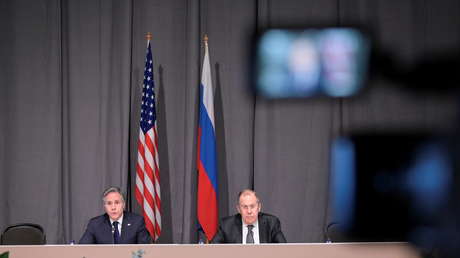 "¿Montamos una discoteca?": se apaga la luz durante varios encuentros en la reunión ministerial de la OSCE provocando momentos de risa (VIDEO)