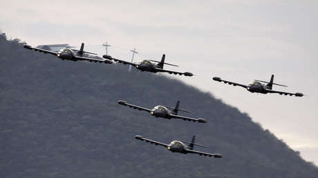 Una aeronave de la Fuerza Aérea de El Salvador sufre un accidente y buscan a sus tripulantes, entre los que está el hijo del ministro de Defensa