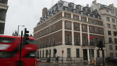 Pekín acusa al MI6 británico de hacer "venta ambulante de noticias falsas" sobre China