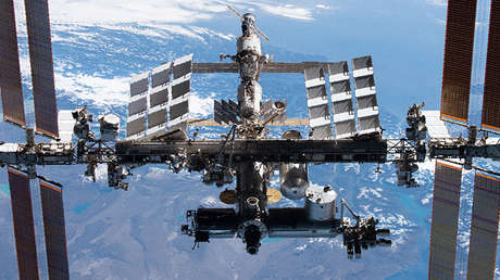 Rusia modifica la órbita de la EEI en una maniobra no programada para esquivar los desechos espaciales de un cohete estadounidense