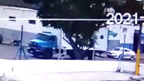 VIDEO: Una mujer sin experiencia en conducción se sube a un camión descontrolado y evita un accidente en Brasil