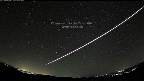 VIDEO: Una gran bola de fuego sobrevuela el Mediterráneo