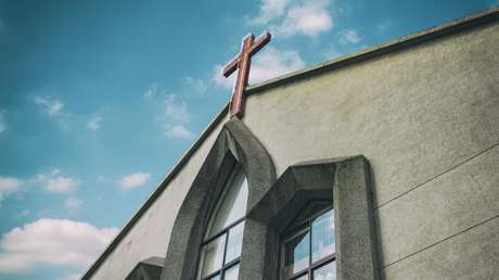 Un plomero halla una gran cantidad de dinero en una pared de una iglesia en EE.UU. años después del robo de 600.000 dólares