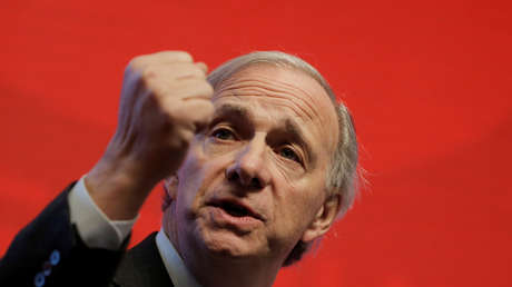 El multimillonario Ray Dalio vaticina un nuevo desastre económico y da algunas pistas de cómo mantenerse a flote