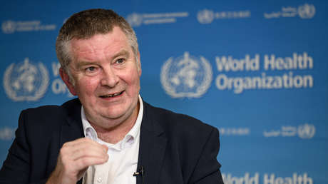 La OMS sostiene que la variante ómicron podría ser "menos grave" que las otras cepas