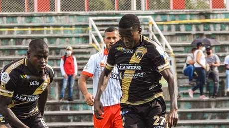 "Ojalá hubiese actuado así contra su ministra": Un jugador del polémico partido colombiano de fútbol responde a Duque y denuncia amenazas (VIDEO)