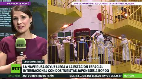La nave rusa Soyuz llega a la EEI con dos turistas a bordo