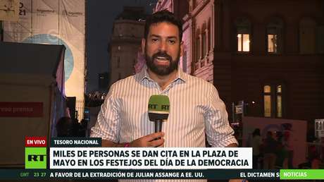 Miles de argentinos se dan cita en la Plaza de Mayo para festejar el Día de la Democracia