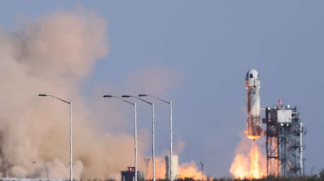 VIDEO: Blue Origin lanza su tercera misión tripulada a bordo del New Shepard con un padre y su hijo entre los tripulantes