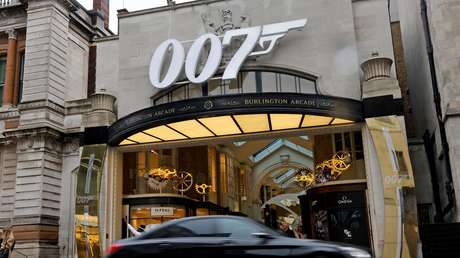 James Bond podría ser interpretado por una persona no binaria