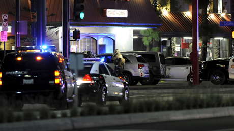 Un hombre abre fuego en el Paseo de la Fama de Hollywood mientras decenas de personas rendían homenaje a Vicente Fernández