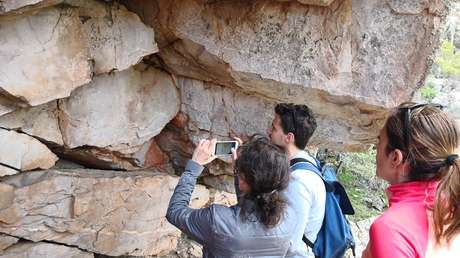 Vandalizan con pintura rosa una de las obras de arte rupestre más importantes de España y Patrimonio de la Humanidad por la UNESCO