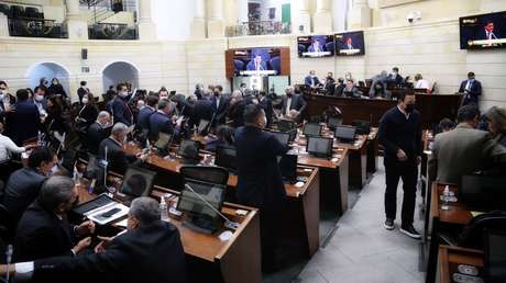 El Senado de Colombia excluye de una ley el polémico artículo que amenazaba la libertad de prensa para denunciar hechos de corrupción