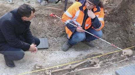 Descubren el entierro de una "princesa" del siglo VI fastuosamente ataviada con un collar de oro y una cadena de cuentas de vidrio