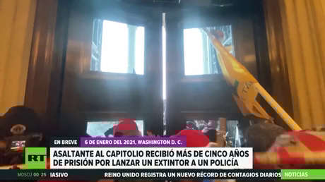 Uno de los asaltantes del Capitolio de EE.UU. recibe más de 5 años de cárcel por haber lanzado un extintor contra un policía