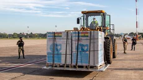 Argentina entrega a Bolivia 1 millón de vacunas contra el covid-19, la mayor donación entre países suramericanos