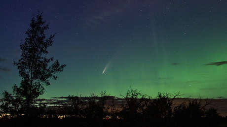 ¿Por qué las cabezas de los cometas pueden ser verdes, pero nunca sus colas?: científicos resuelven un misterio de más de 90 años