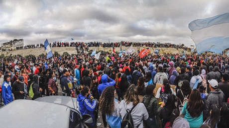 'Chubutazo': derogan la polémica ley de megaminería en el sur argentino luego de protestas y disturbios (incluyendo incendios en la Gobernación)