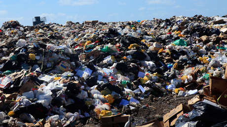 El estado de California demanda a Walmart por deshacerse ilegalmente de más de un millón de residuos peligrosos cada año